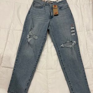 Levi’s High waisted mom jean